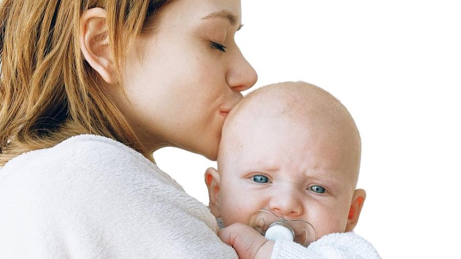 Reflux du nourrisson : quand le médicament devient presque un réflexe ?