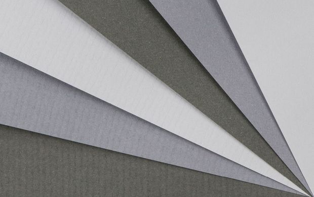 Conqueror tilt prestigieuze communicatie naar hoger niveau met 3 tinten grijs