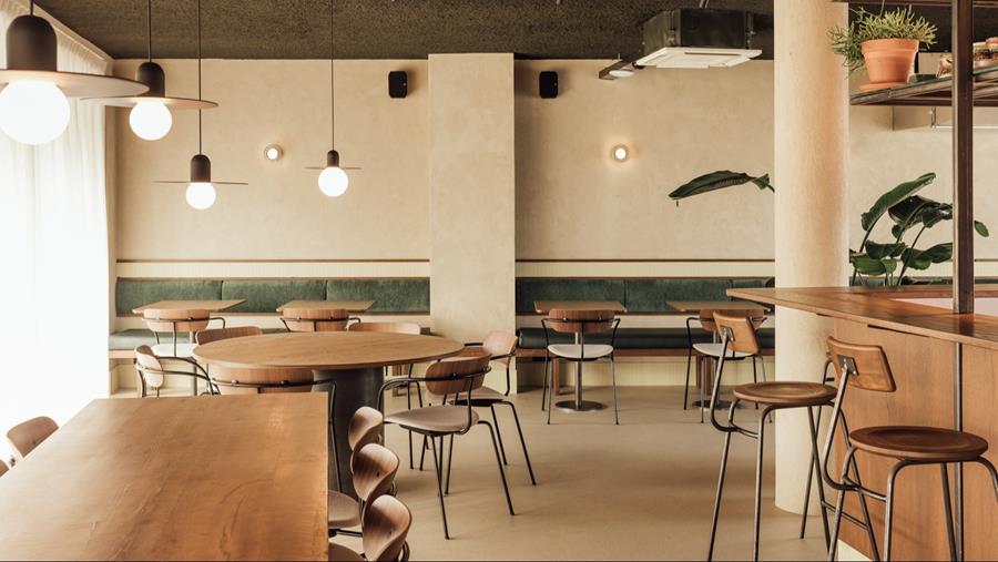 Kalkstuc brengt warme ziel in restaurantinterieur