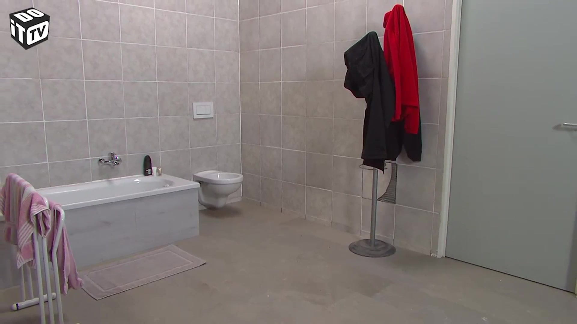 HOE JE BADKAMER VOLLEDIG WATERDICHT VERNIEUWEN