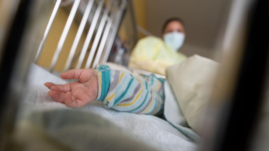 Baby’s beschermen tegen RSV: welke strategie is kostenefficiënt?