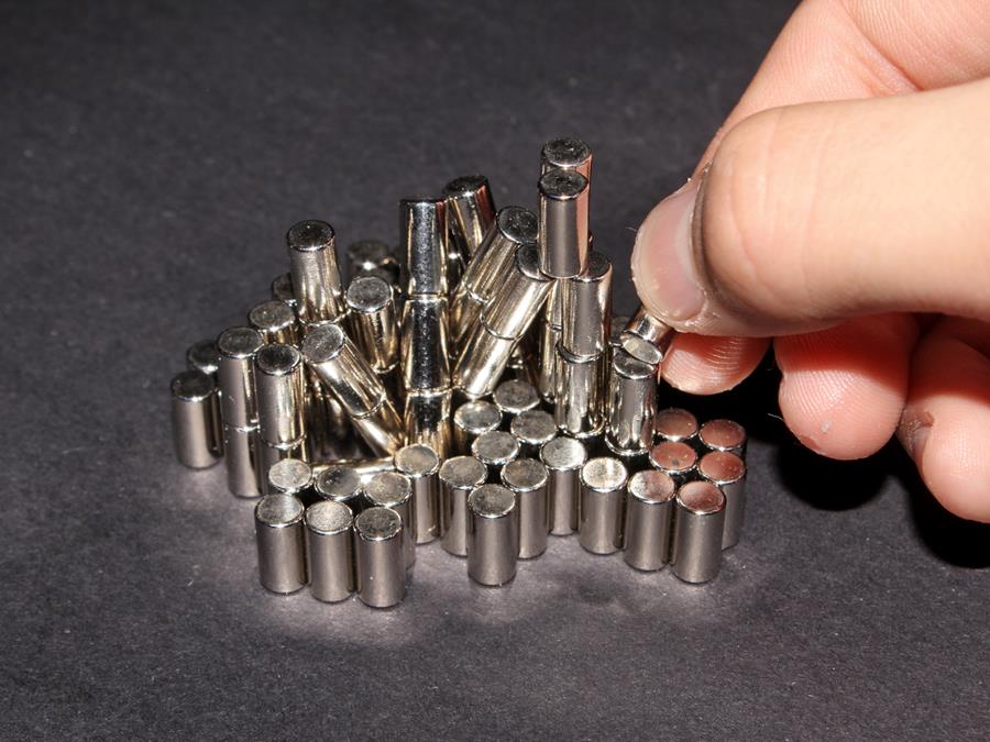 Nieuw-Zeeland: Tiener geopereerd nadat hij honderd magneten inslikte