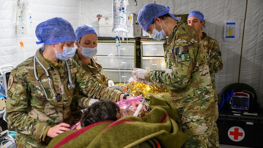 Oorlogsgeneeskunde wordt verplicht vak in opleiding geneeskunde