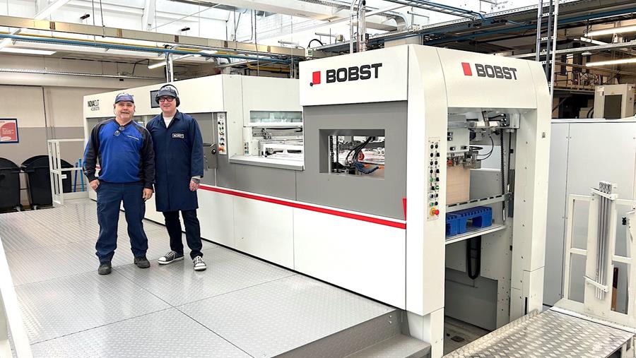 Acket Drukkerij Kartonnage investit dans une machine de découpe Novacut 106 ER