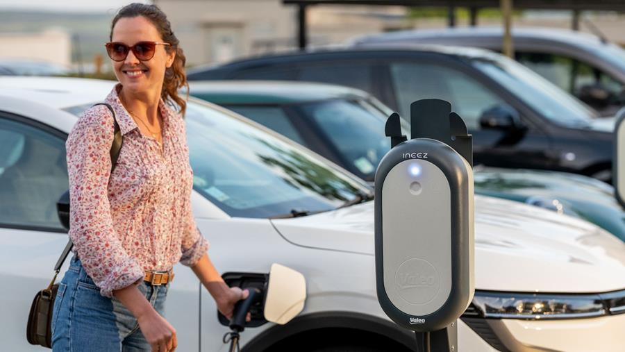 Valeo et ZEborne simplifient la recharge